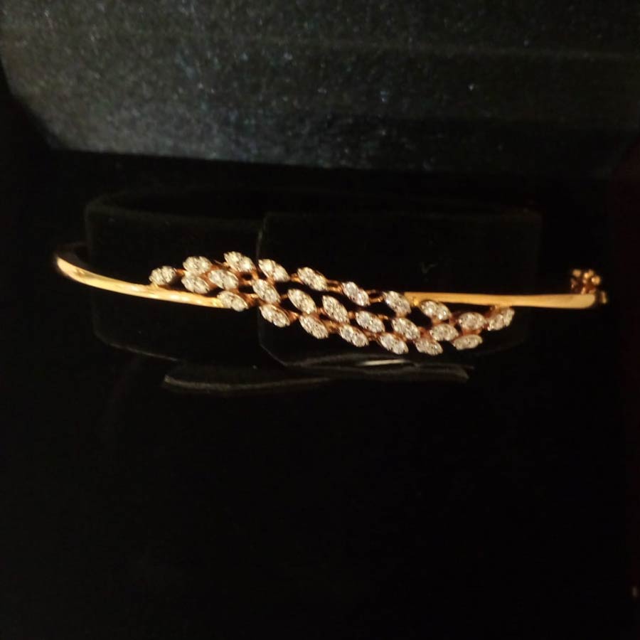 Gold ring design shop in vadodara | Gold necklace for wedding in vadodara | Gold bracelet in vadodara | Gold kangan shop in vadodara | Gold chain for man in vadodara | Gold earrings for women in vadodara | Gold pendant set in vadodara | Gold jewellery in near me | Gold jewellery in vadodara.