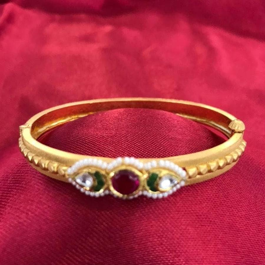 Antique ring design in vadodara | Antique set showroom in vadodara | Antique pendant set in vadodara | Antique jewellery showroom in vadodara | Antique jewellery showroom near me | Antique jewellery shop in vadodara