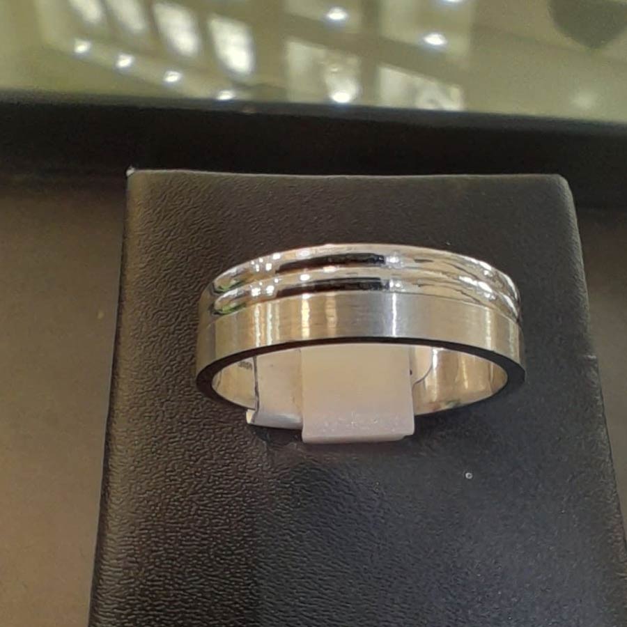 Platinum ring in showroom vadodara | Platinum bracelet shop  in vadodara | Platinum earring design in vadodara | Platinum jewellery shop near me | Platinum jewellery showroom in vadodara | Platinum jewellery shop in vadodara